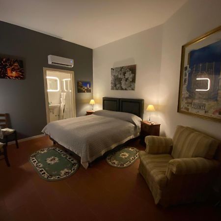 Lenzi'S Bottega And Gallery Suites Vicopisano Buitenkant foto